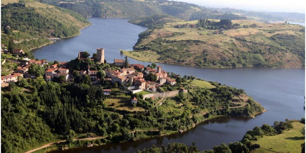 Hebergement A La Campagne - Village En Bord De Lac Saint-Jean-Saint-Maurice-sur-Loire Екстериор снимка